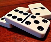 Sic bo dominoes